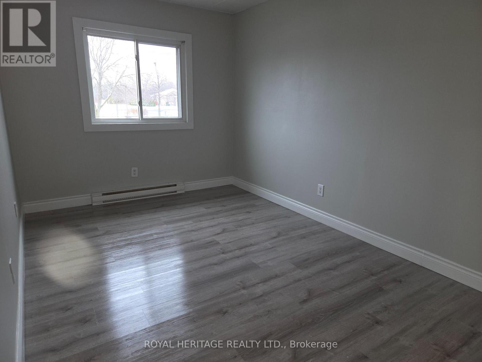 211 - 8800 Willoughby Drive, Niagara Falls, ON - Indoor Photo Showing Other Room