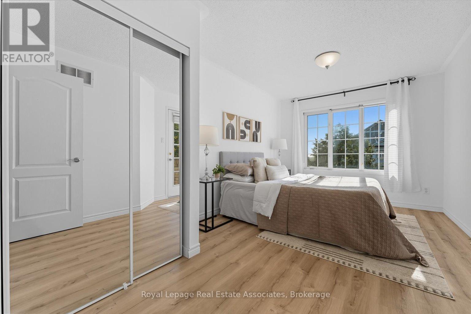 443 Stonetree Court, Mississauga, ON - Indoor Photo Showing Bedroom