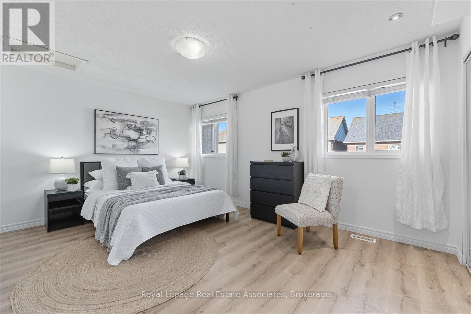 443 Stonetree Court, Mississauga, ON - Indoor Photo Showing Bedroom