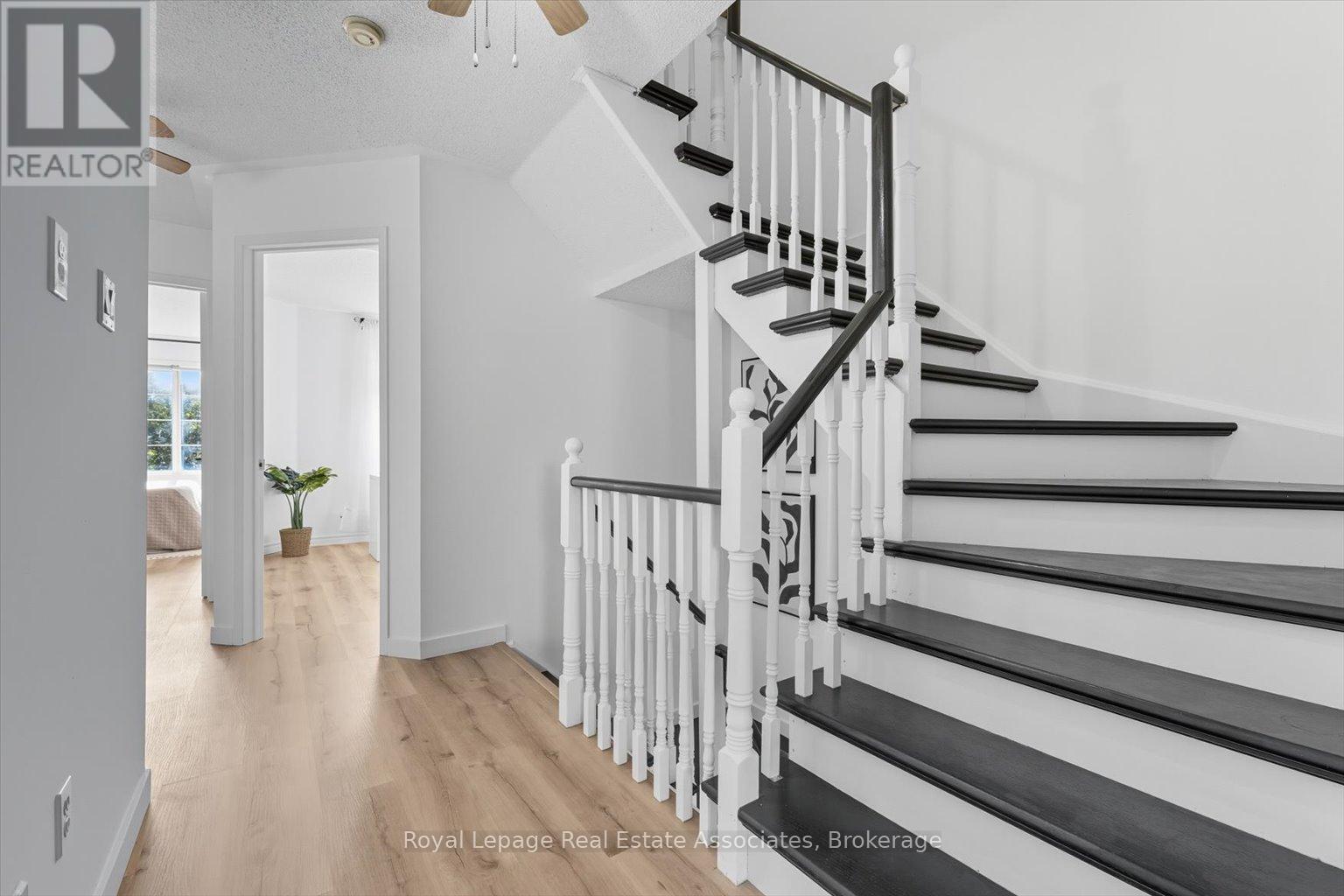 443 Stonetree Court, Mississauga, ON - Indoor Photo Showing Other Room