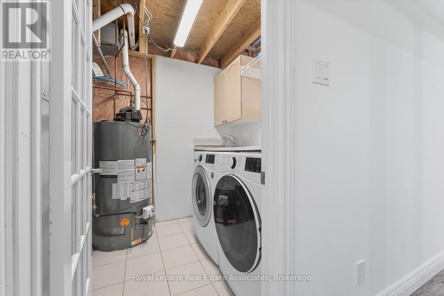 443 Stonetree Court, Mississauga, ON - Indoor Photo Showing Laundry Room