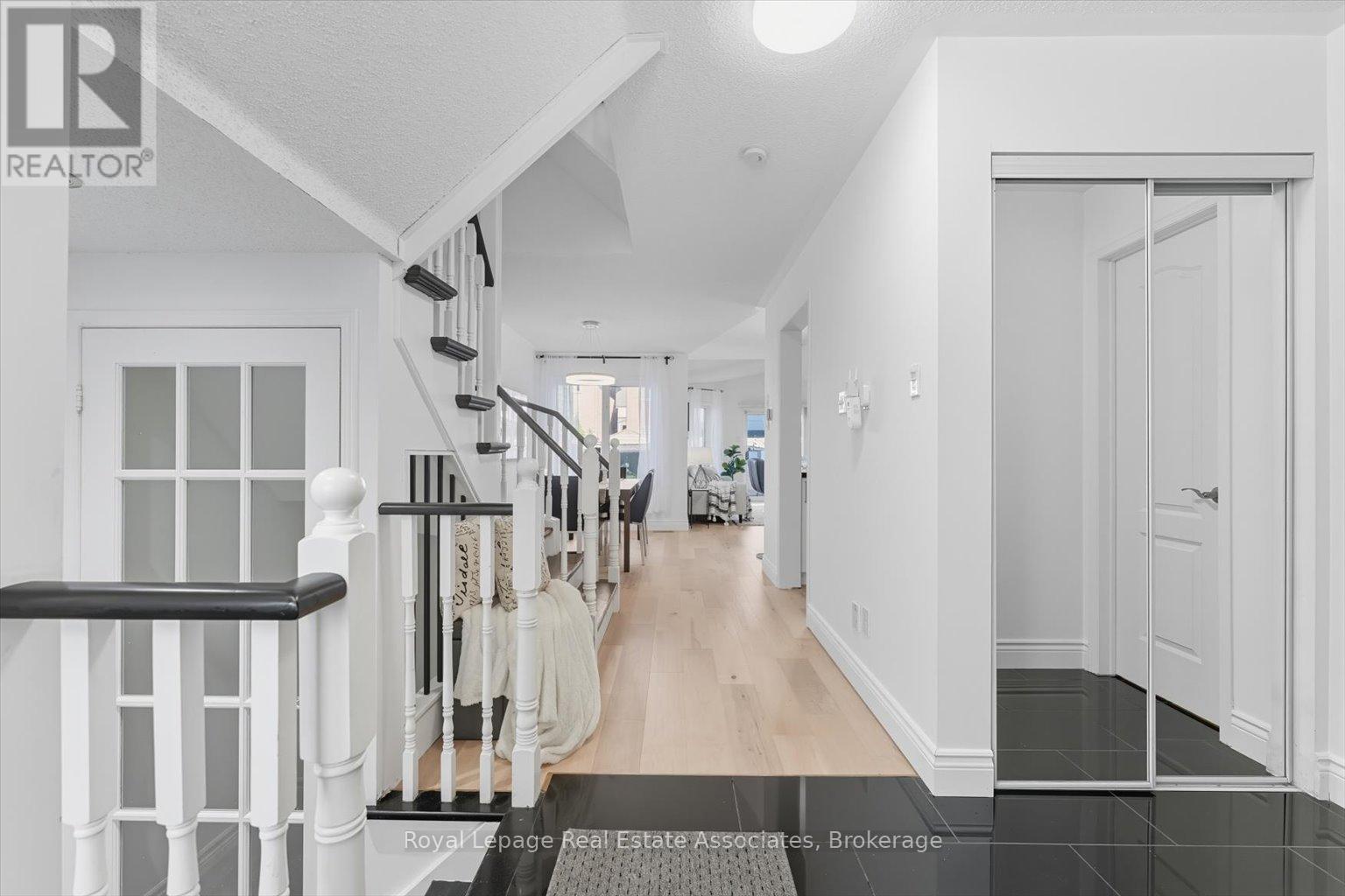 443 Stonetree Court, Mississauga, ON - Indoor Photo Showing Other Room