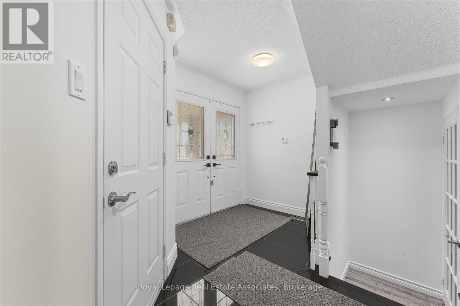 443 Stonetree Court, Mississauga, ON - Indoor Photo Showing Other Room