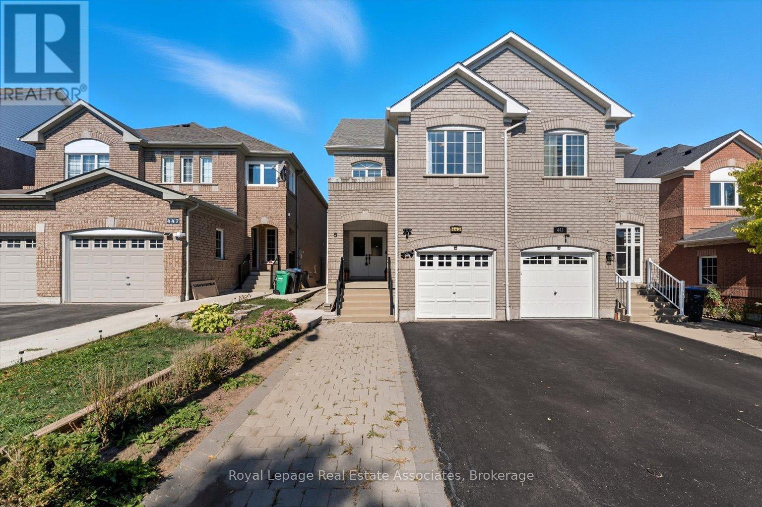 443 Stonetree Court, Mississauga, ON - Outdoor With Facade