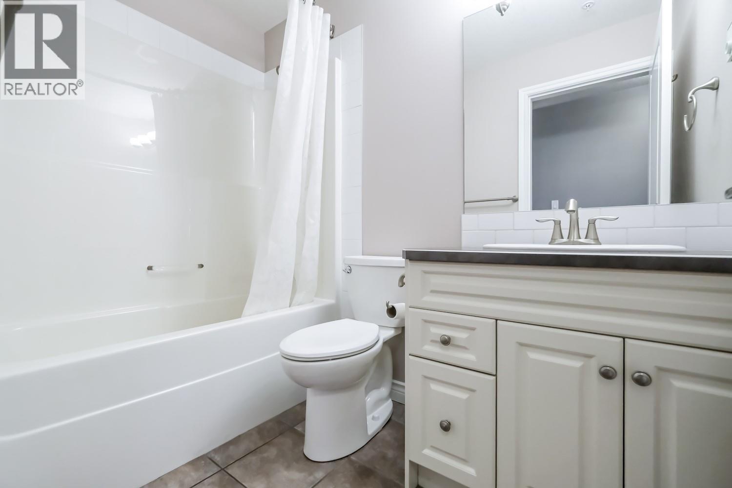 764 Government Street Unit# 101, Penticton, BC - Indoor Photo Showing Bathroom