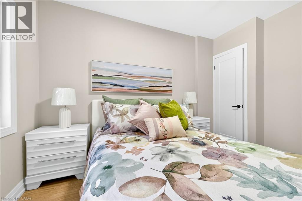 257 Broadway Avenue, Hamilton, ON - Indoor Photo Showing Bedroom
