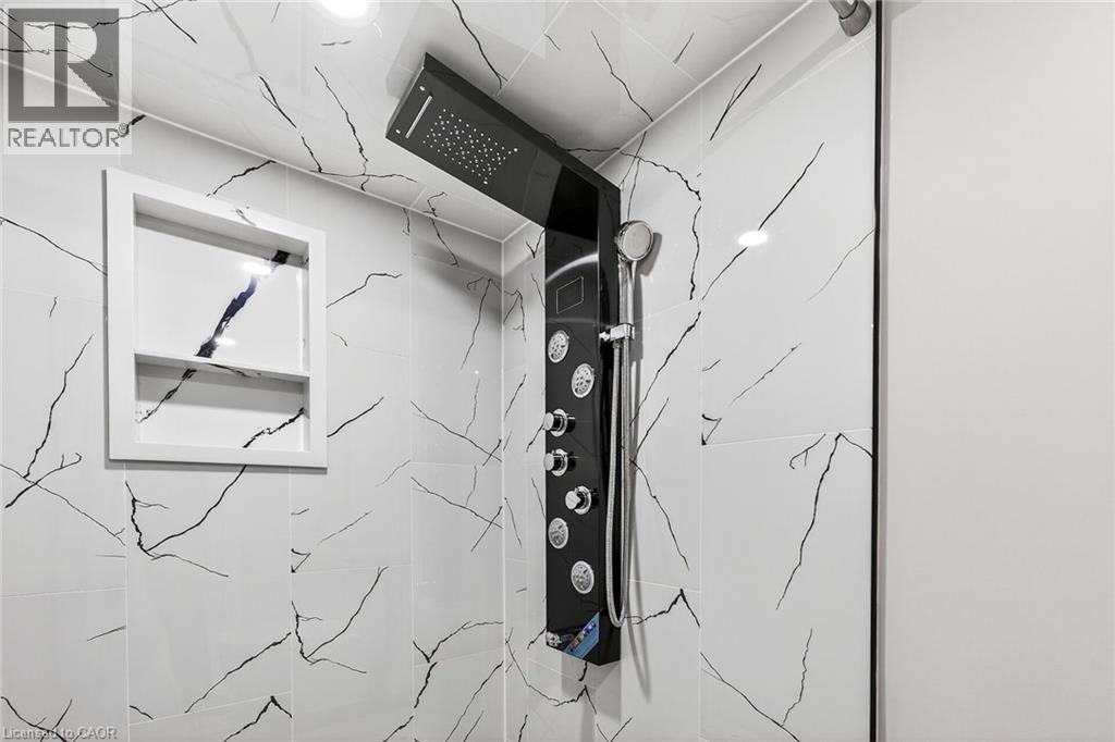 257 Broadway Avenue, Hamilton, ON - Photo Showing Other Room