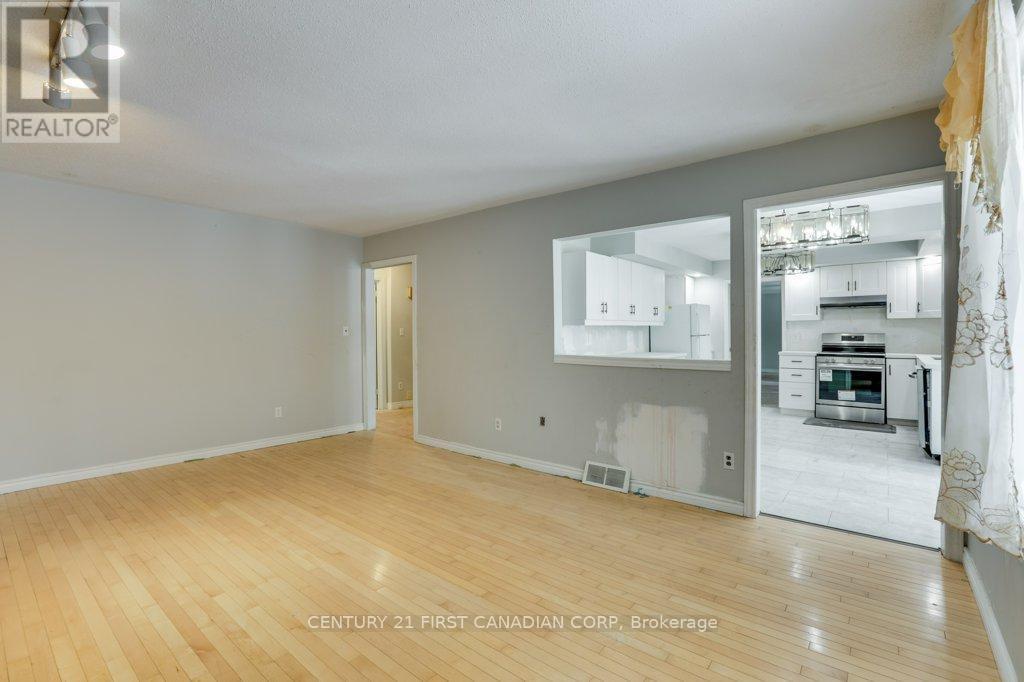 14 Donnybrook Road, London North (North B), ON - Indoor Photo Showing Other Room