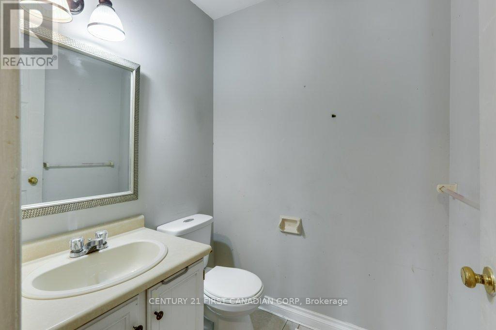 14 Donnybrook Road, London North (North B), ON - Indoor Photo Showing Bathroom