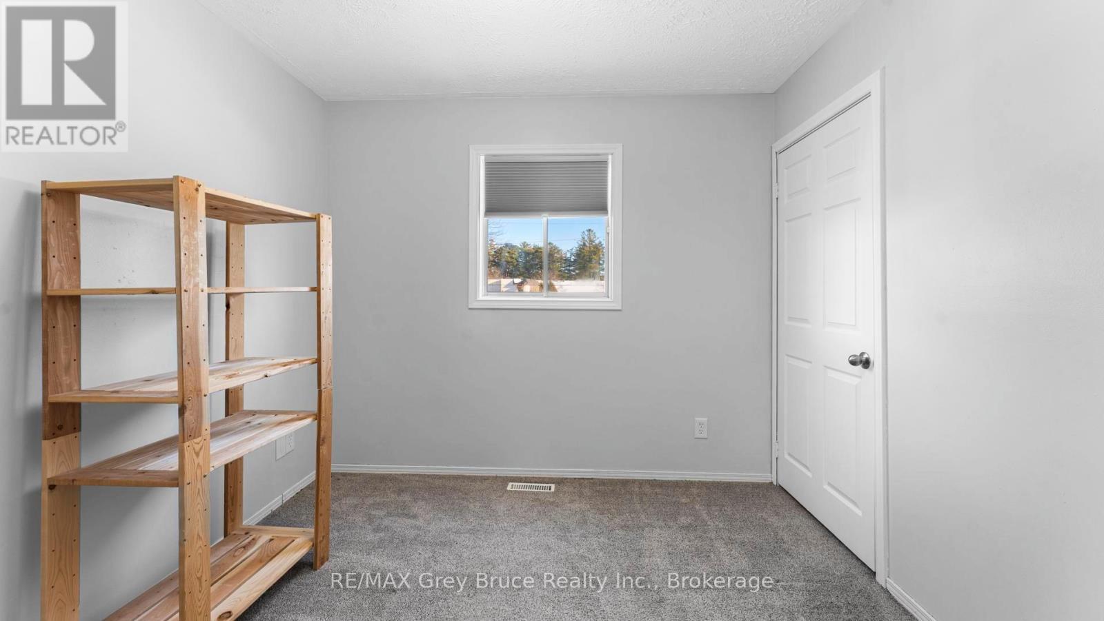 1666 3Rd Avenue W, Owen Sound, ON - Indoor Photo Showing Other Room