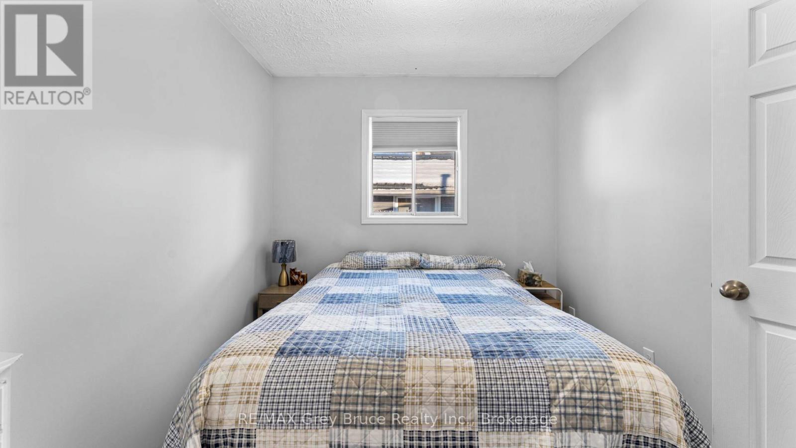 1666 3Rd Avenue W, Owen Sound, ON - Indoor Photo Showing Bedroom