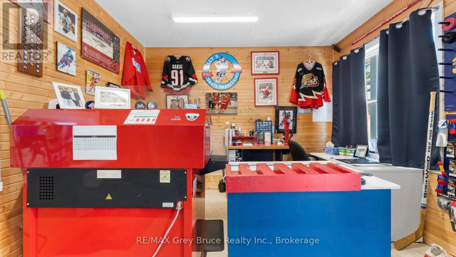 1666 3Rd Avenue W, Owen Sound, ON - Indoor Photo Showing Other Room