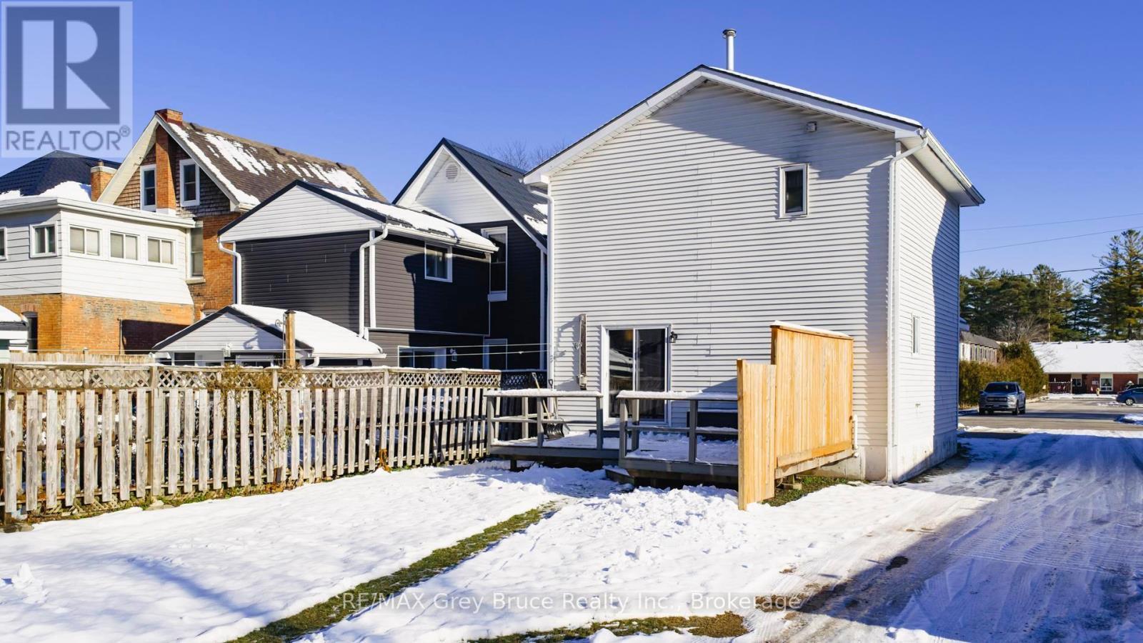 1666 3Rd Avenue W, Owen Sound, ON - Outdoor With Exterior