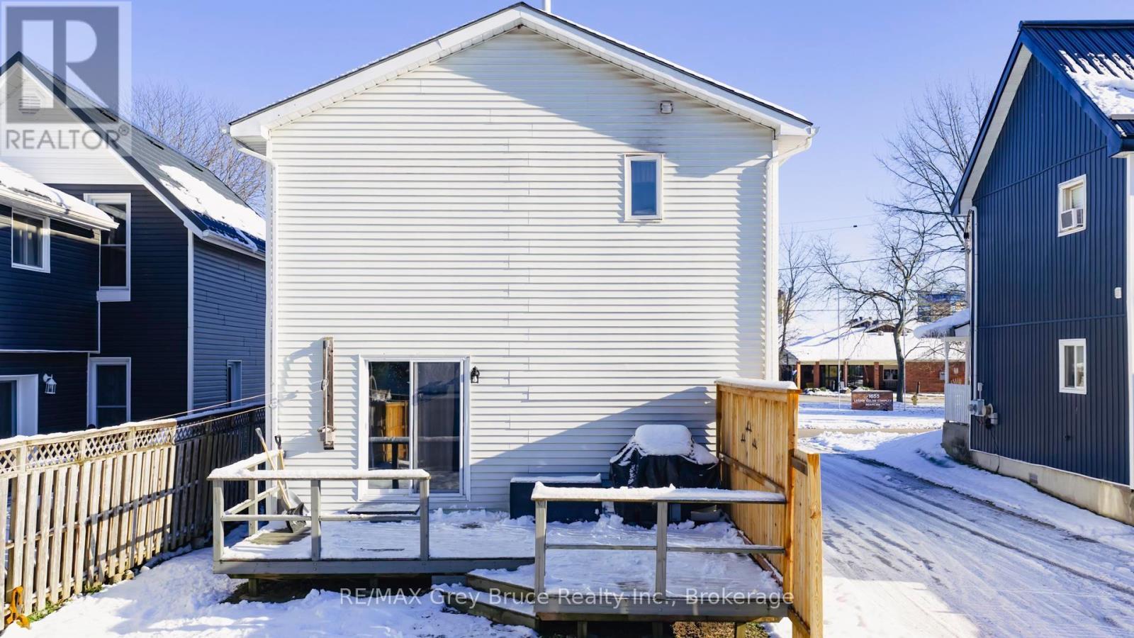 1666 3Rd Avenue W, Owen Sound, ON - Outdoor With Exterior