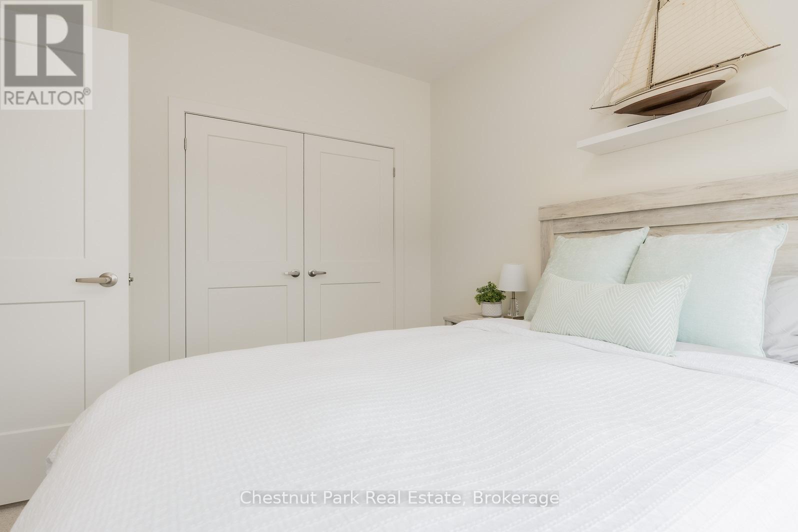161 Hawthorn Crescent, Georgian Bluffs, ON - Indoor Photo Showing Bedroom