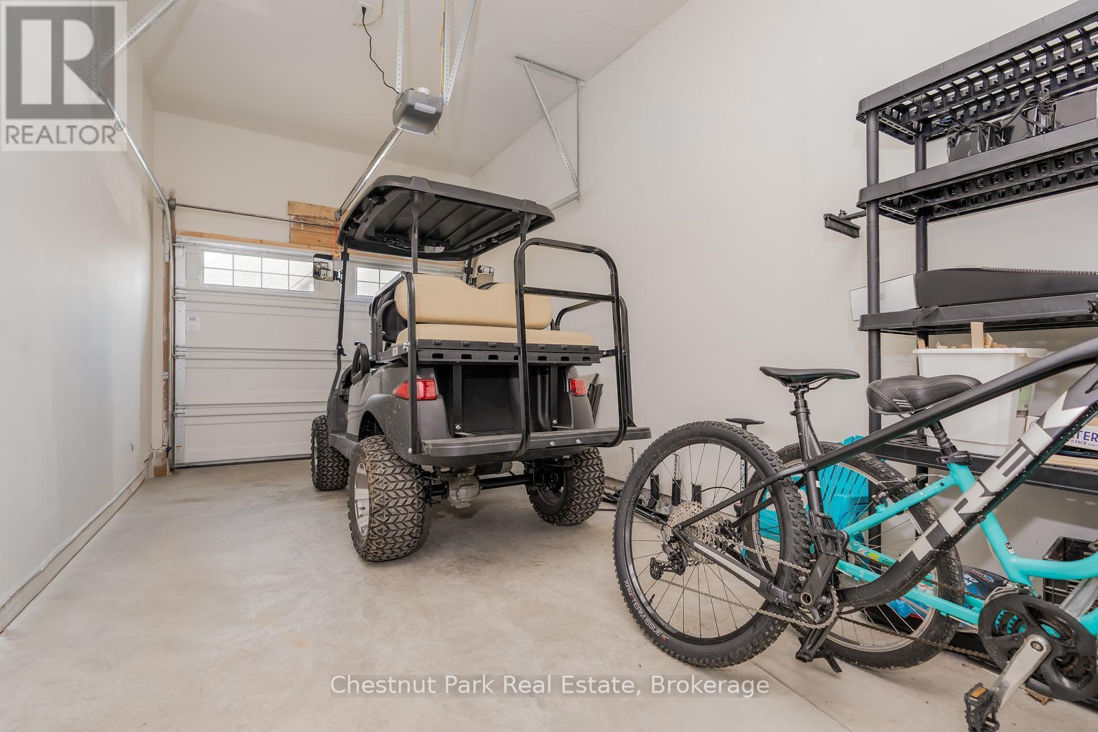 161 Hawthorn Crescent, Georgian Bluffs, ON - Indoor Photo Showing Garage