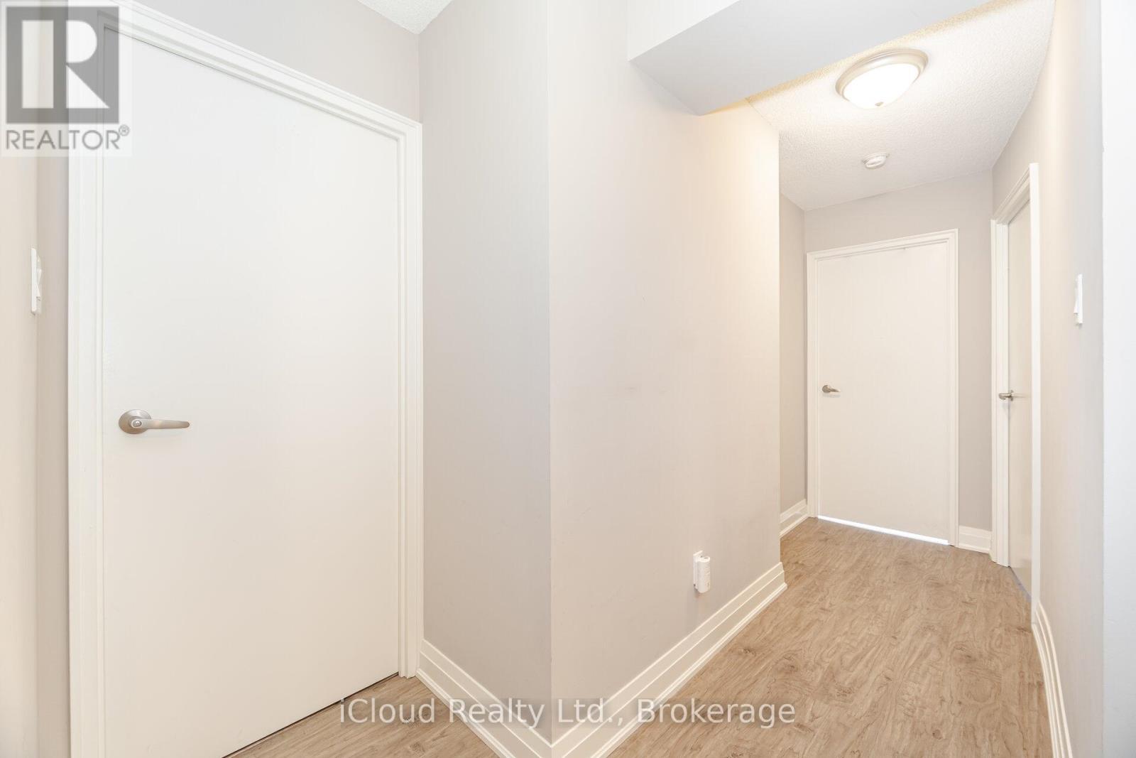 1511 - 550 Webb Drive, Mississauga, ON - Indoor Photo Showing Other Room