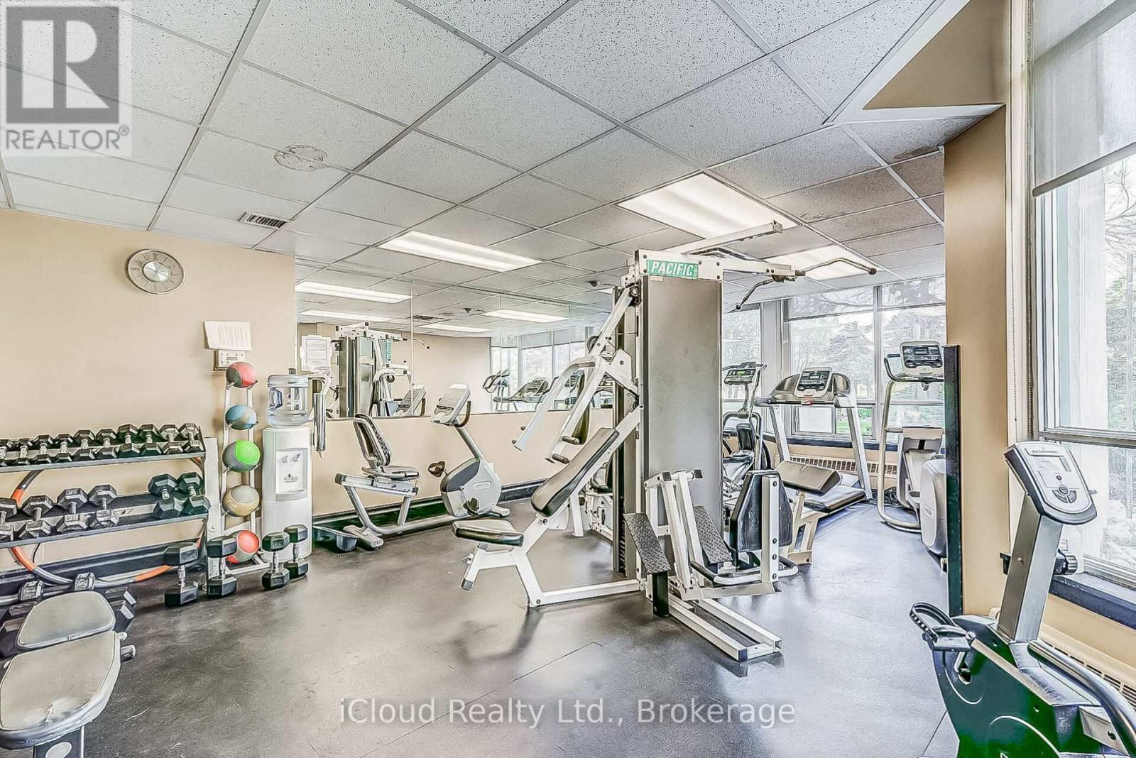 1511 - 550 Webb Drive, Mississauga, ON - Indoor Photo Showing Gym Room