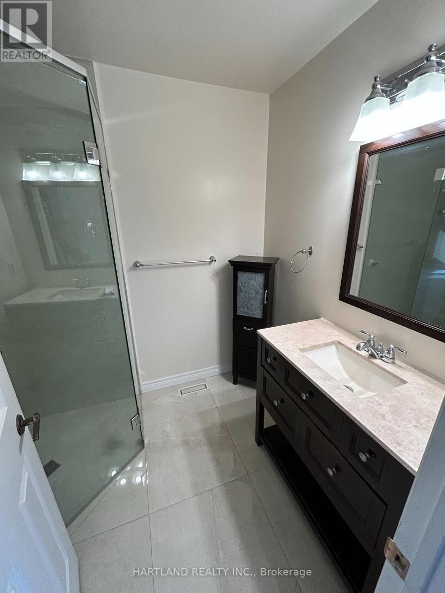 Primary Ensuite - 4 - 1160 Walden Circle, Mississauga, ON - Indoor Photo Showing Bathroom