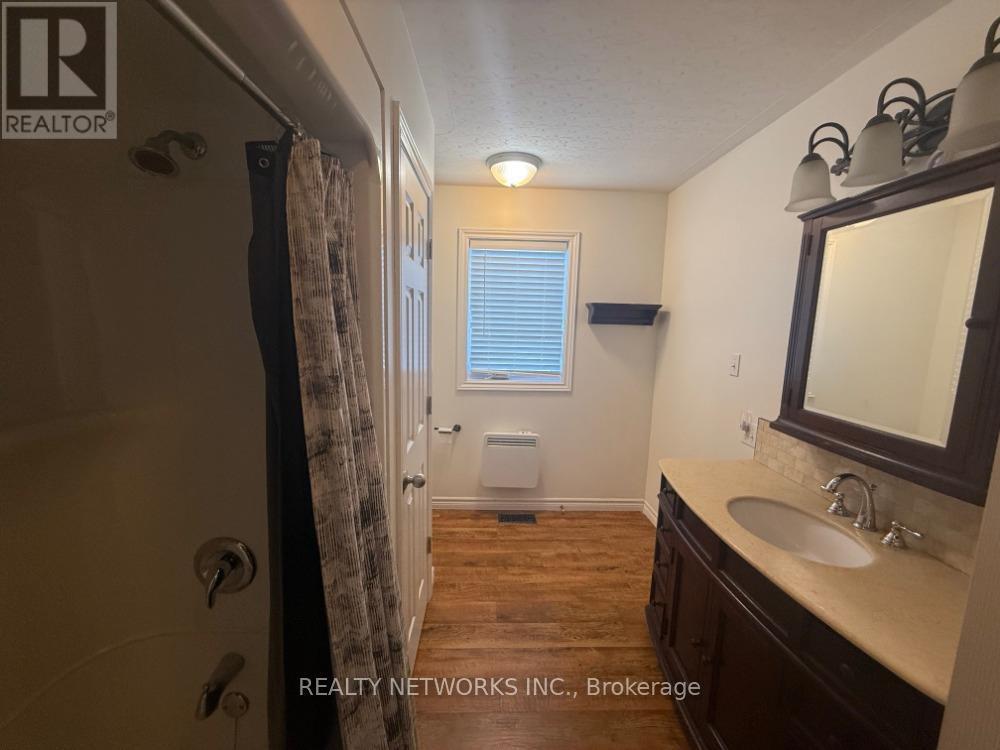 127 Jv Bonhomme Boulevard, Timmins (Tnw - Vic Heights), ON - Indoor Photo Showing Bathroom