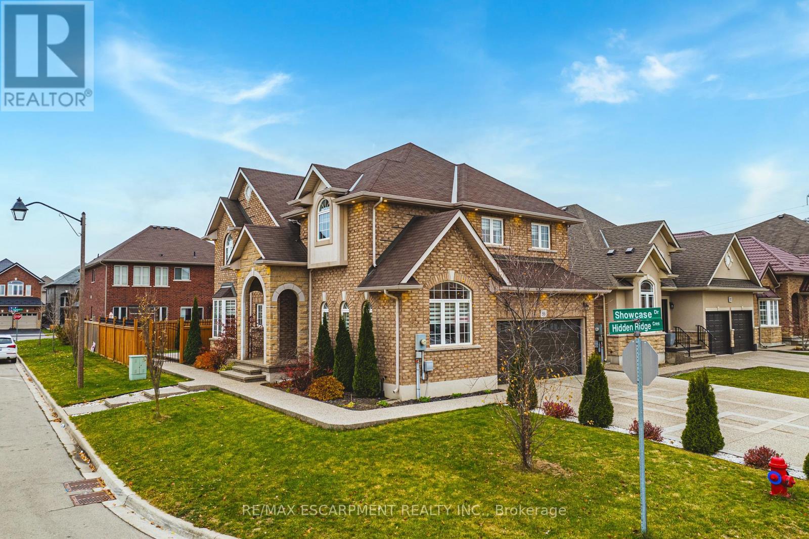 96 Hidden Ridge Crescent, Hamilton, ON - Outdoor With Facade