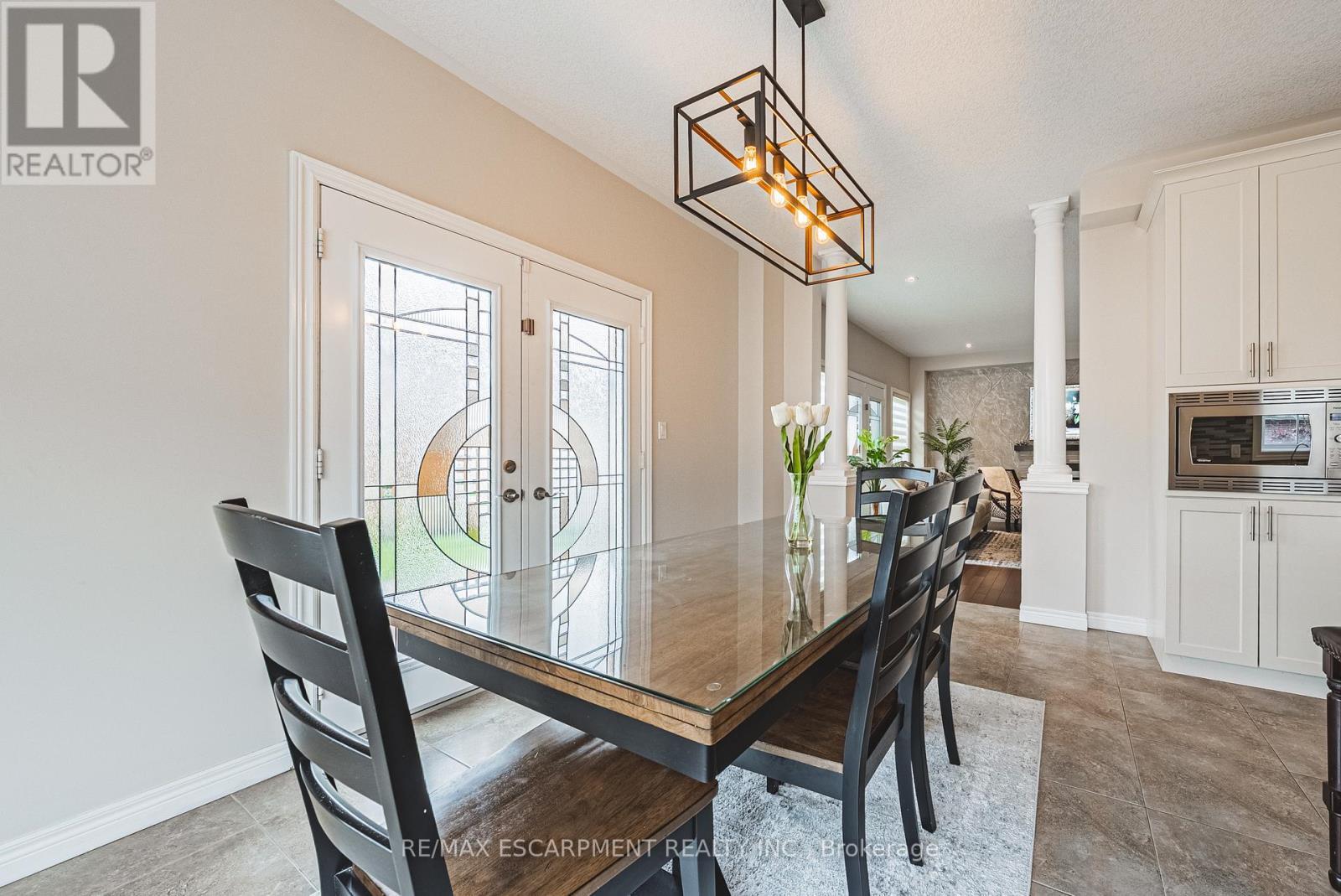 96 Hidden Ridge Crescent, Hamilton, ON - Indoor Photo Showing Dining Room