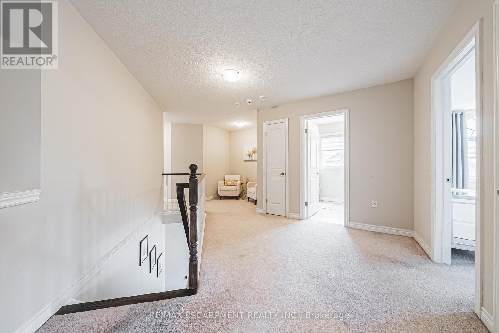 96 Hidden Ridge Crescent, Hamilton, ON - Indoor Photo Showing Other Room