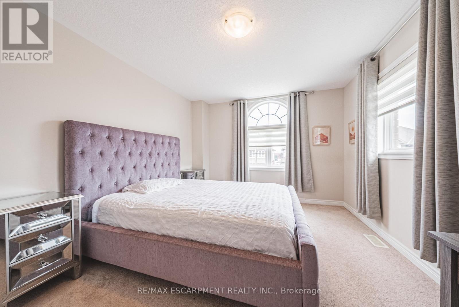 96 Hidden Ridge Crescent, Hamilton, ON - Indoor Photo Showing Bedroom