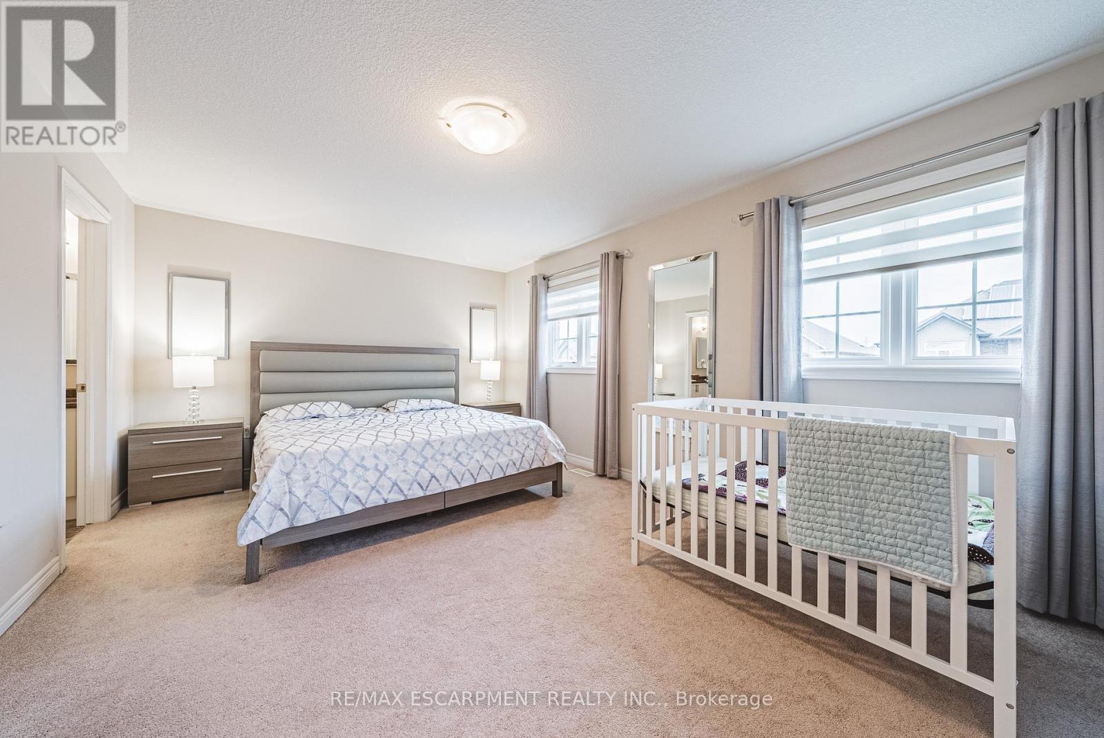 96 Hidden Ridge Crescent, Hamilton, ON - Indoor Photo Showing Bedroom