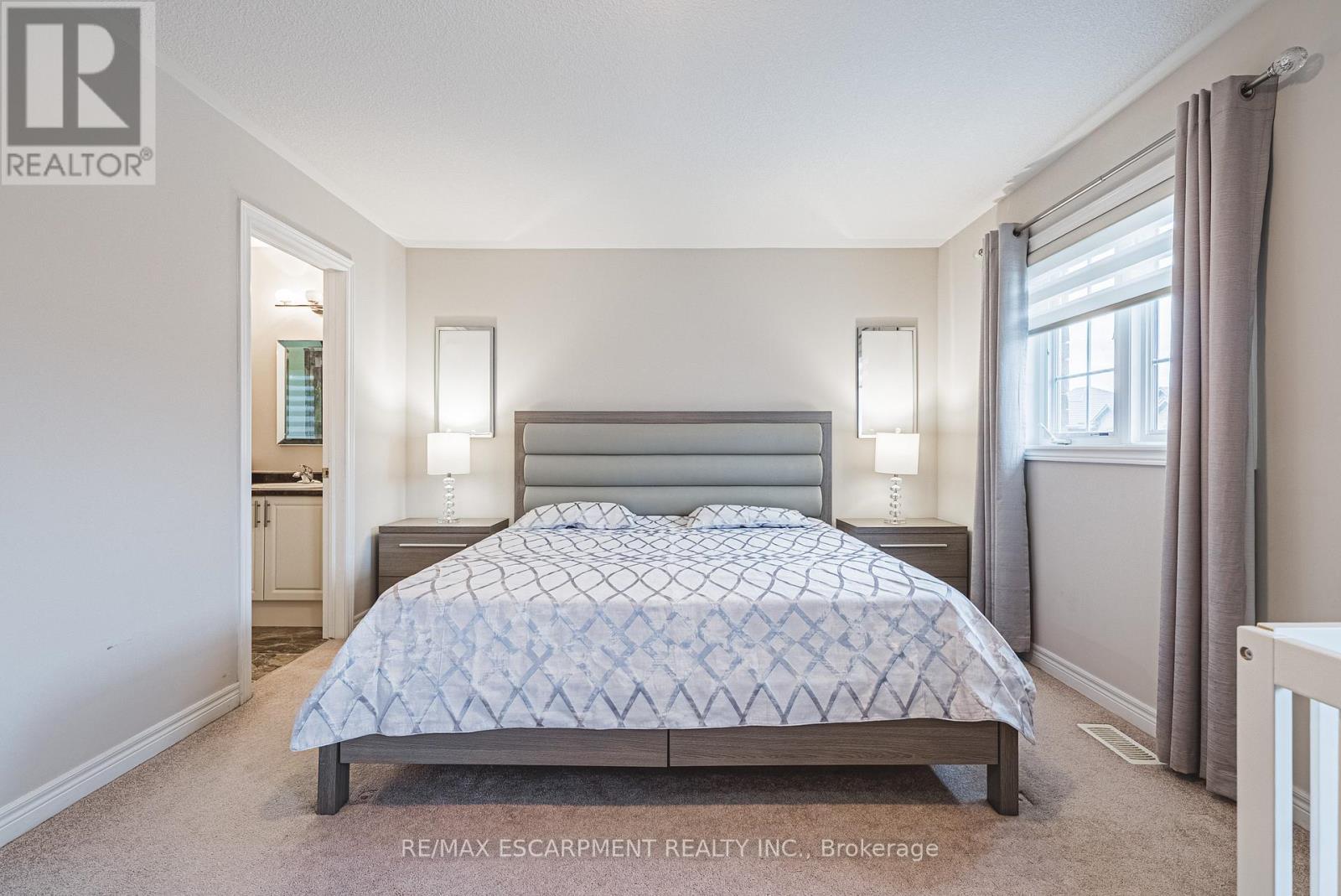 96 Hidden Ridge Crescent, Hamilton, ON - Indoor Photo Showing Bedroom