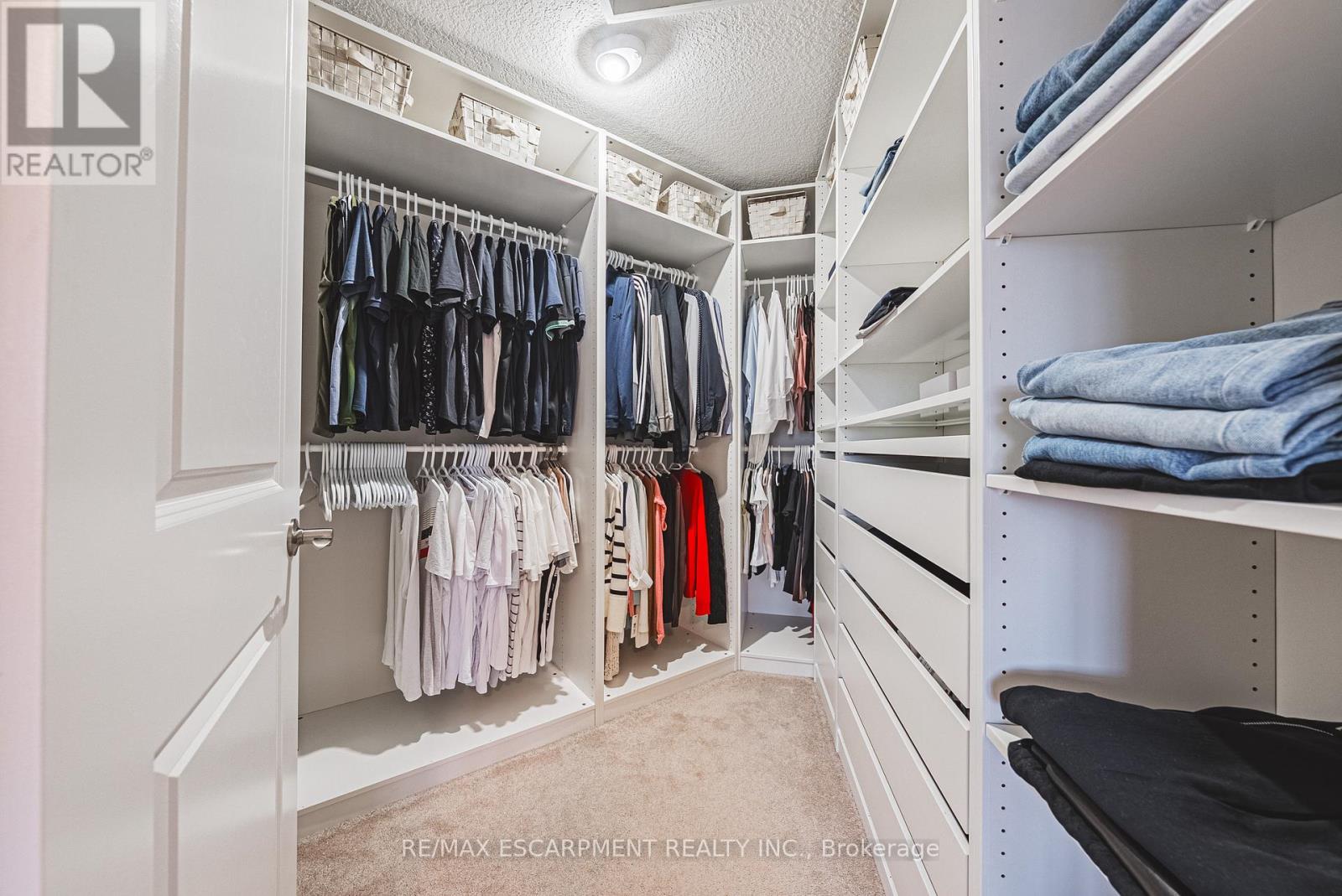 96 Hidden Ridge Crescent, Hamilton, ON - Indoor With Storage