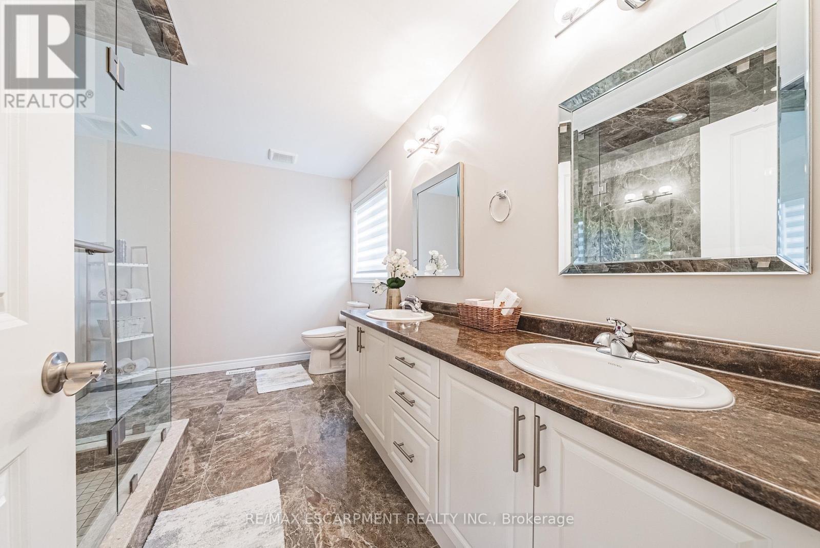 96 Hidden Ridge Crescent, Hamilton, ON - Indoor Photo Showing Bathroom