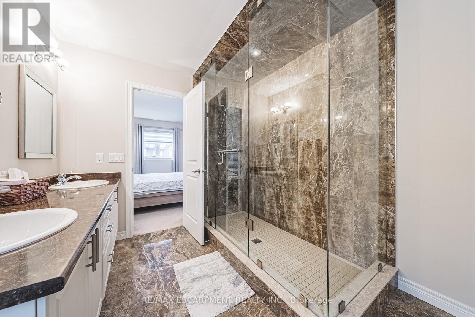 96 Hidden Ridge Crescent, Hamilton, ON - Indoor Photo Showing Bathroom