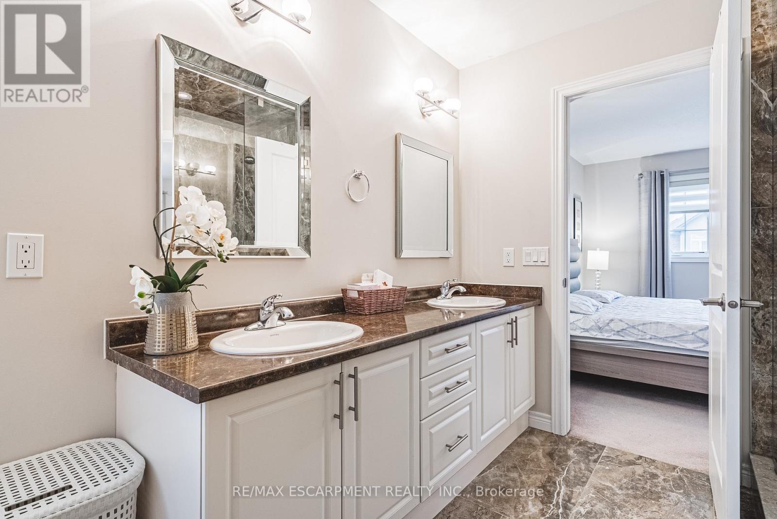 96 Hidden Ridge Crescent, Hamilton, ON - Indoor Photo Showing Bathroom