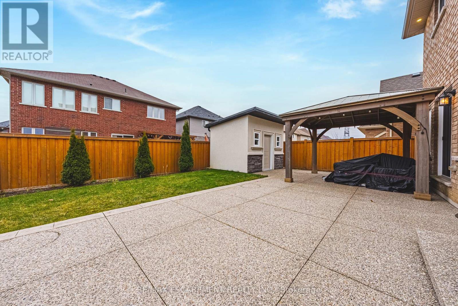 96 Hidden Ridge Crescent, Hamilton, ON - Outdoor