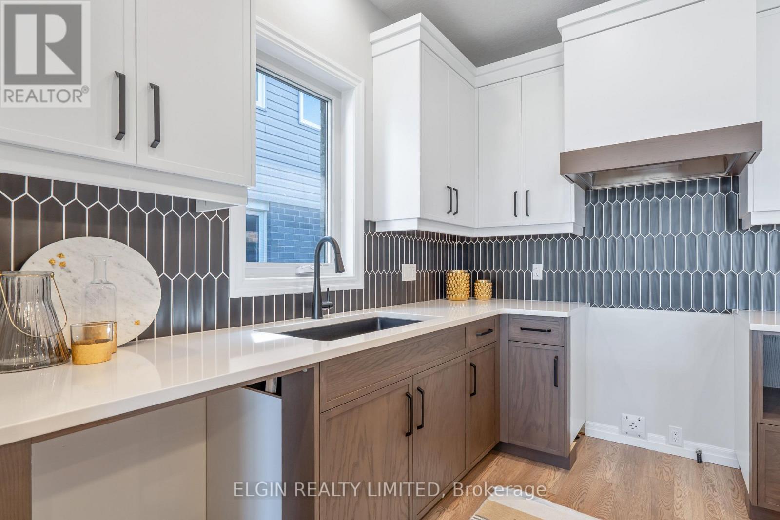 9 Dunning Way, St. Thomas, ON - Indoor Photo Showing Kitchen