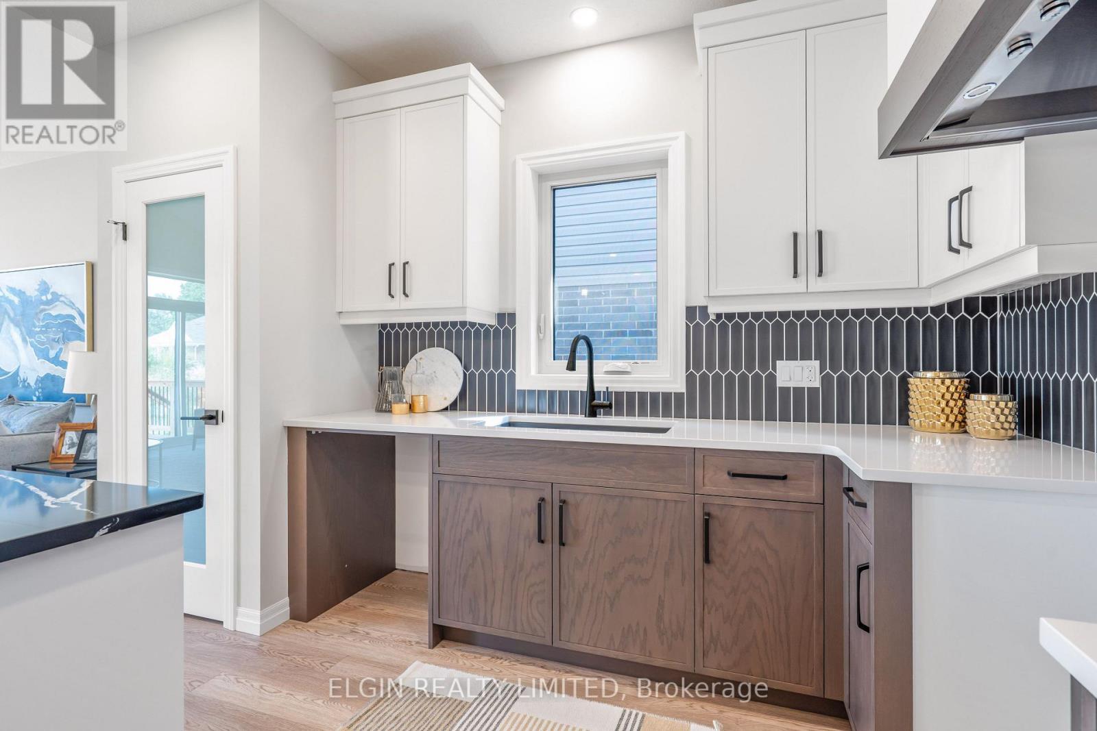 9 Dunning Way, St. Thomas, ON - Indoor Photo Showing Kitchen