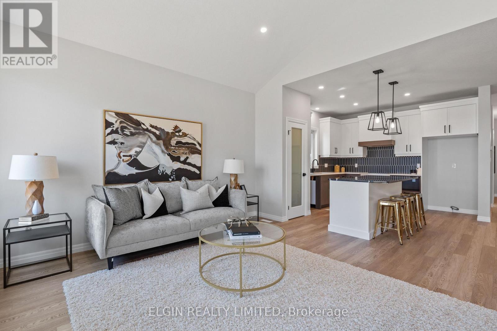 9 Dunning Way, St. Thomas, ON - Indoor Photo Showing Living Room