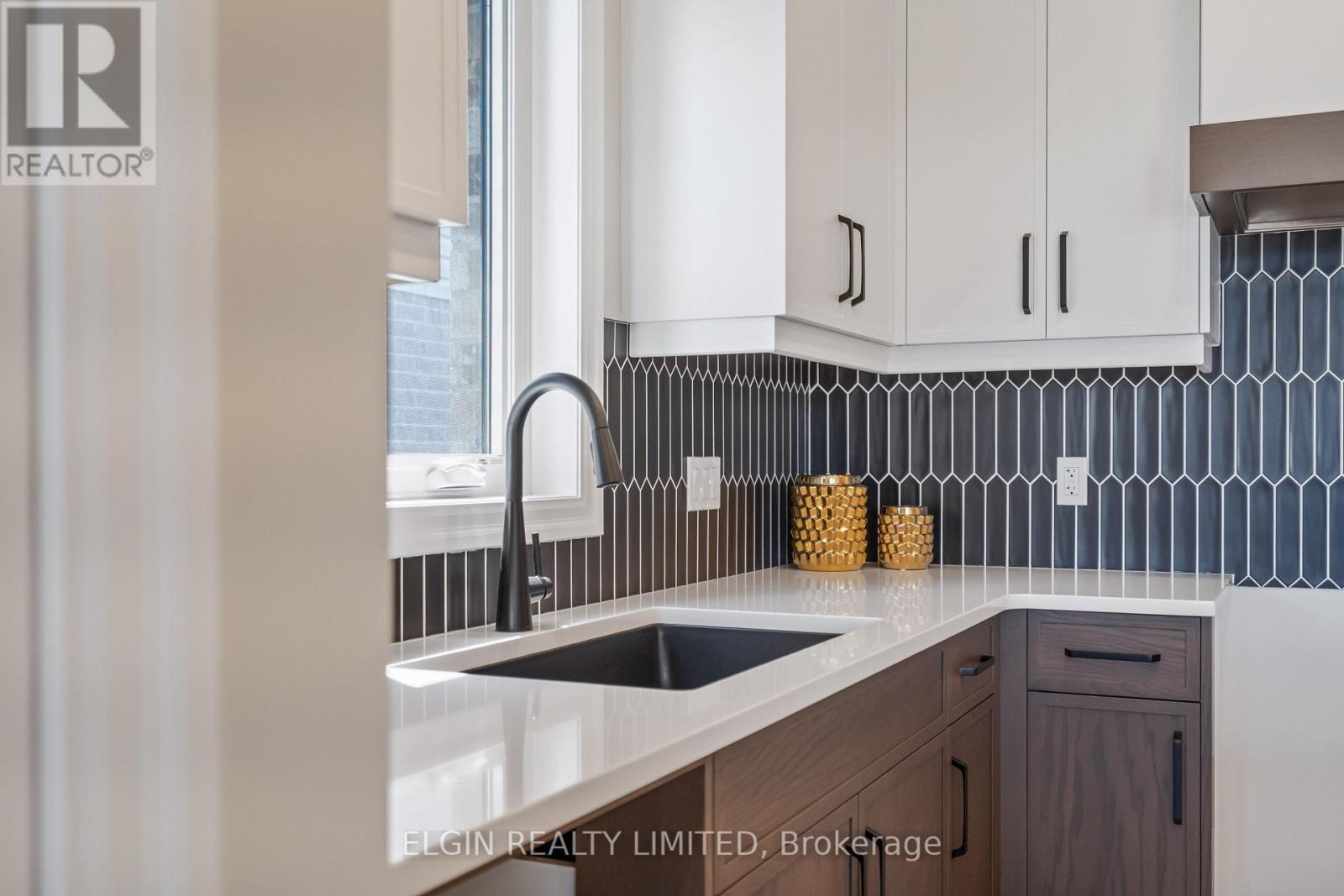 9 Dunning Way, St. Thomas, ON - Indoor Photo Showing Kitchen