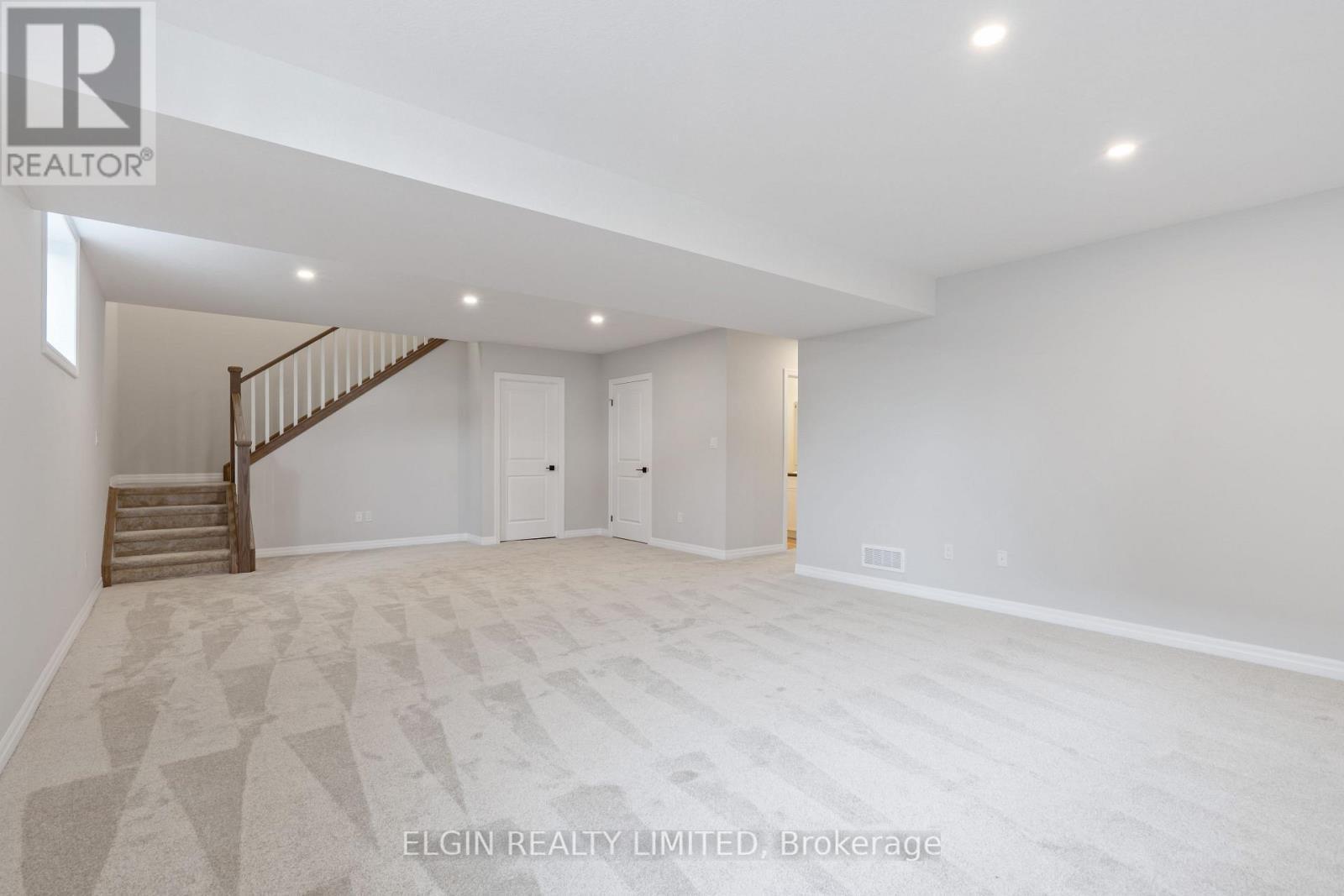 9 Dunning Way, St. Thomas, ON - Indoor Photo Showing Other Room