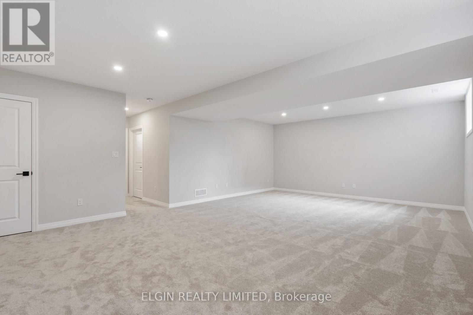 9 Dunning Way, St. Thomas, ON - Indoor Photo Showing Other Room