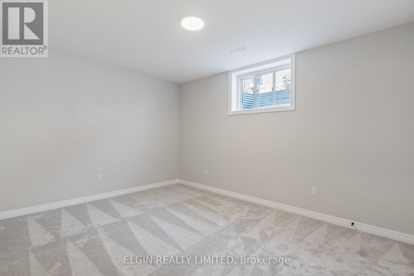 9 Dunning Way, St. Thomas, ON - Indoor Photo Showing Other Room