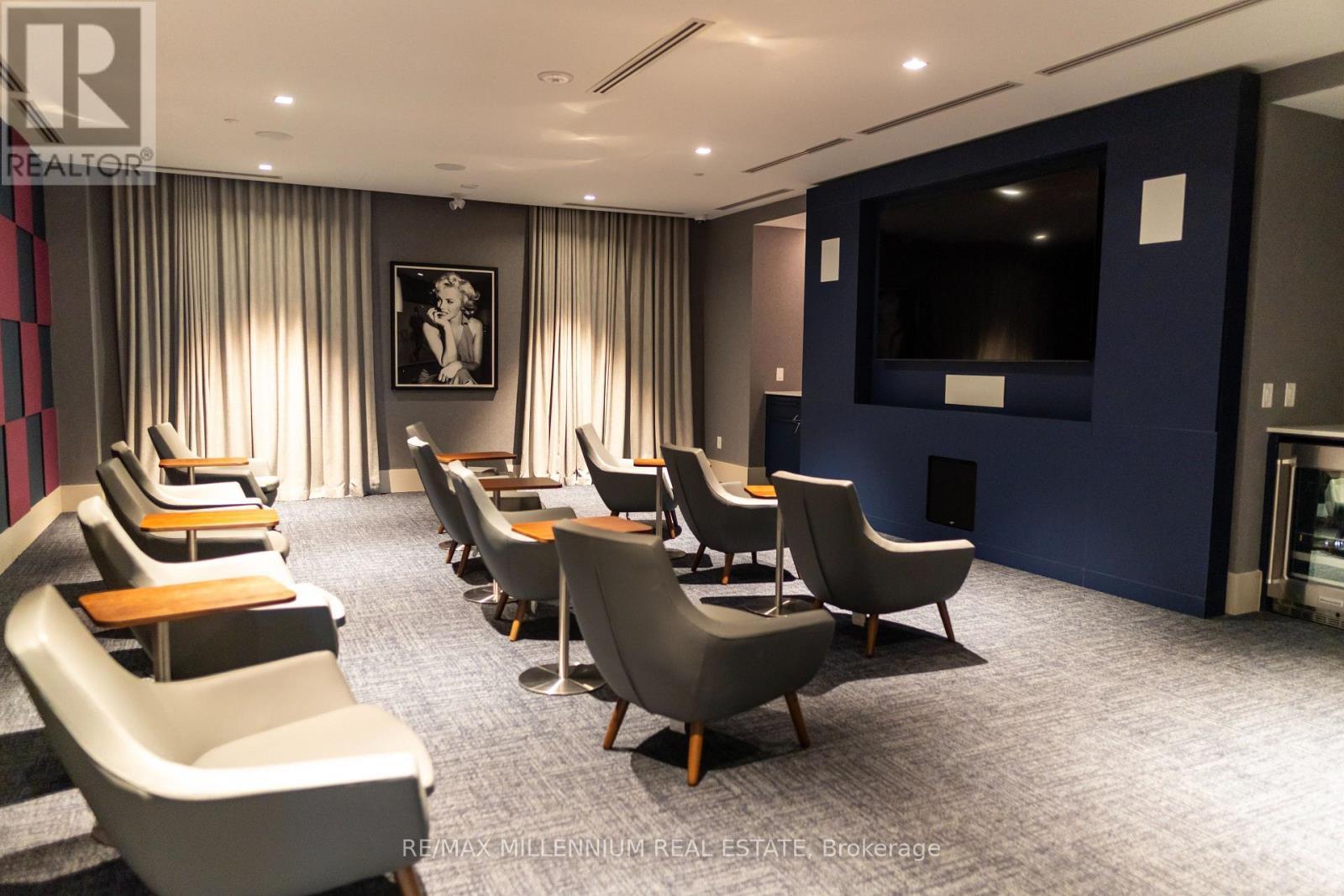 1540 - 2545 Simcoe Street N, Oshawa, ON - Indoor