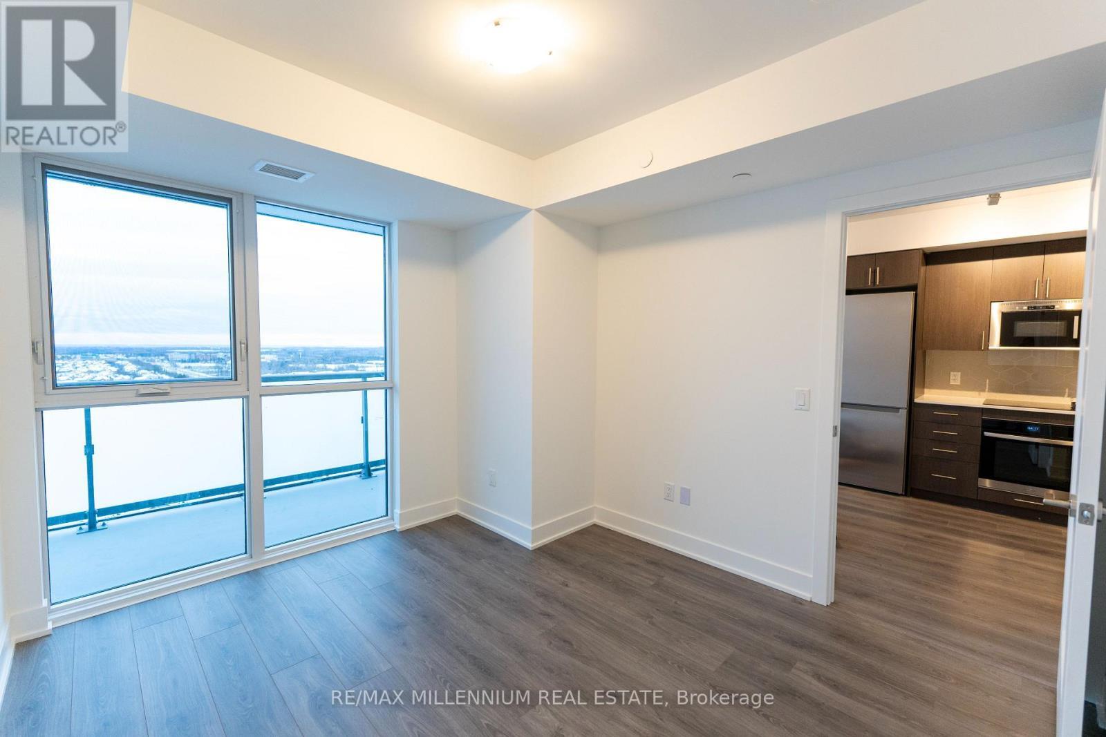 1540 - 2545 Simcoe Street N, Oshawa, ON - Indoor