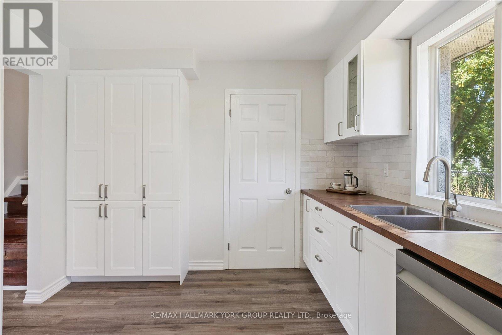 67 Thorah Concession 1 Road, Brock, ON - Indoor Photo Showing Kitchen With Double Sink