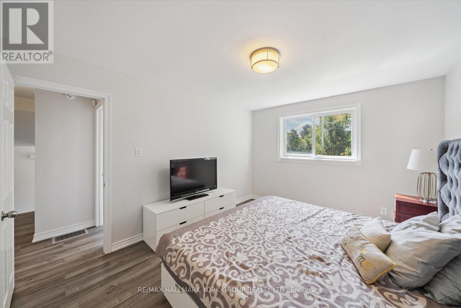 67 Thorah Concession 1 Road, Brock, ON - Indoor Photo Showing Bedroom