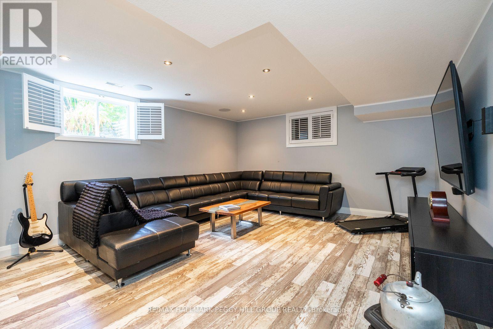 127 Goldfinch Crescent, Tiny, ON - Indoor