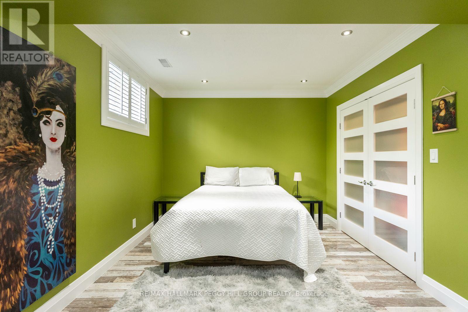 127 Goldfinch Crescent, Tiny, ON - Indoor Photo Showing Bedroom