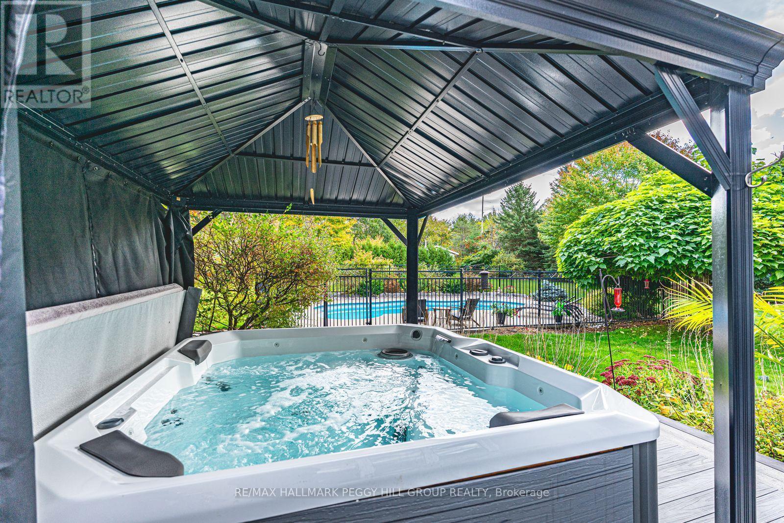 127 Goldfinch Crescent, Tiny, ON - Outdoor With In Ground Pool