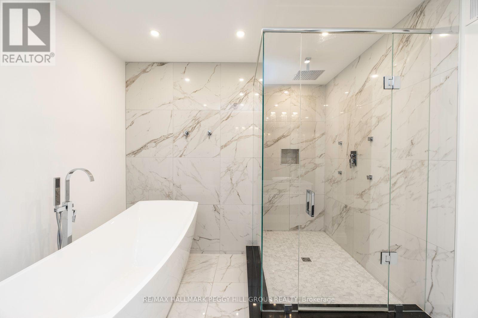127 Goldfinch Crescent, Tiny, ON - Indoor Photo Showing Bathroom